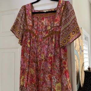 Med Kori short dress w buttons down the front